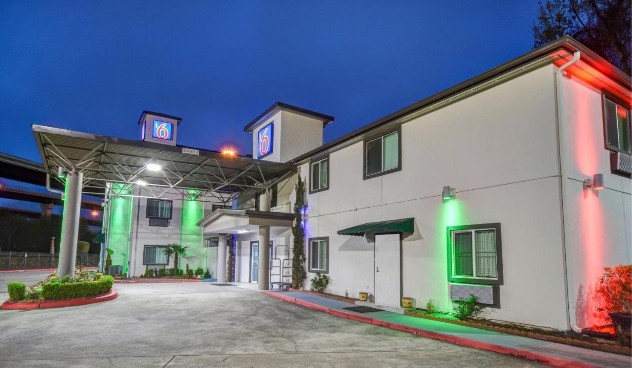 Motel 6 Humble, Tx - Houston International Airport Buitenkant foto