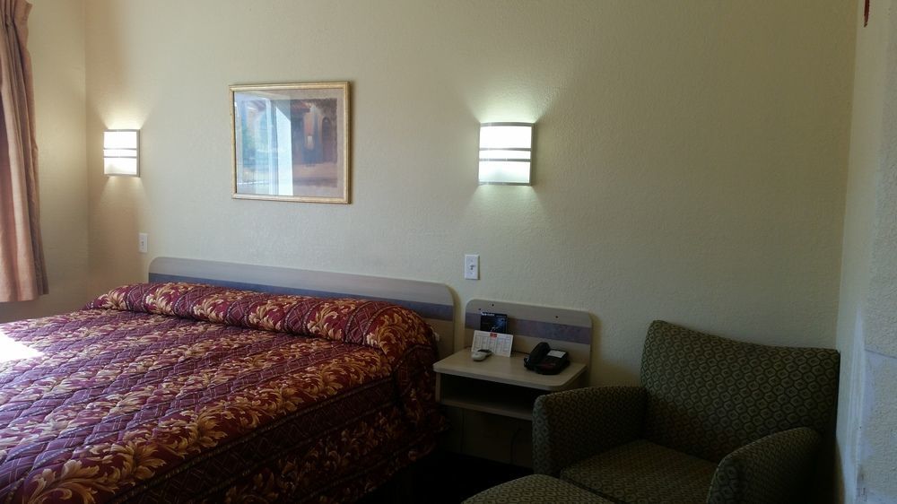 Motel 6 Humble, Tx - Houston International Airport Buitenkant foto