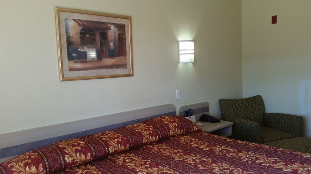 Motel 6 Humble, Tx - Houston International Airport Buitenkant foto